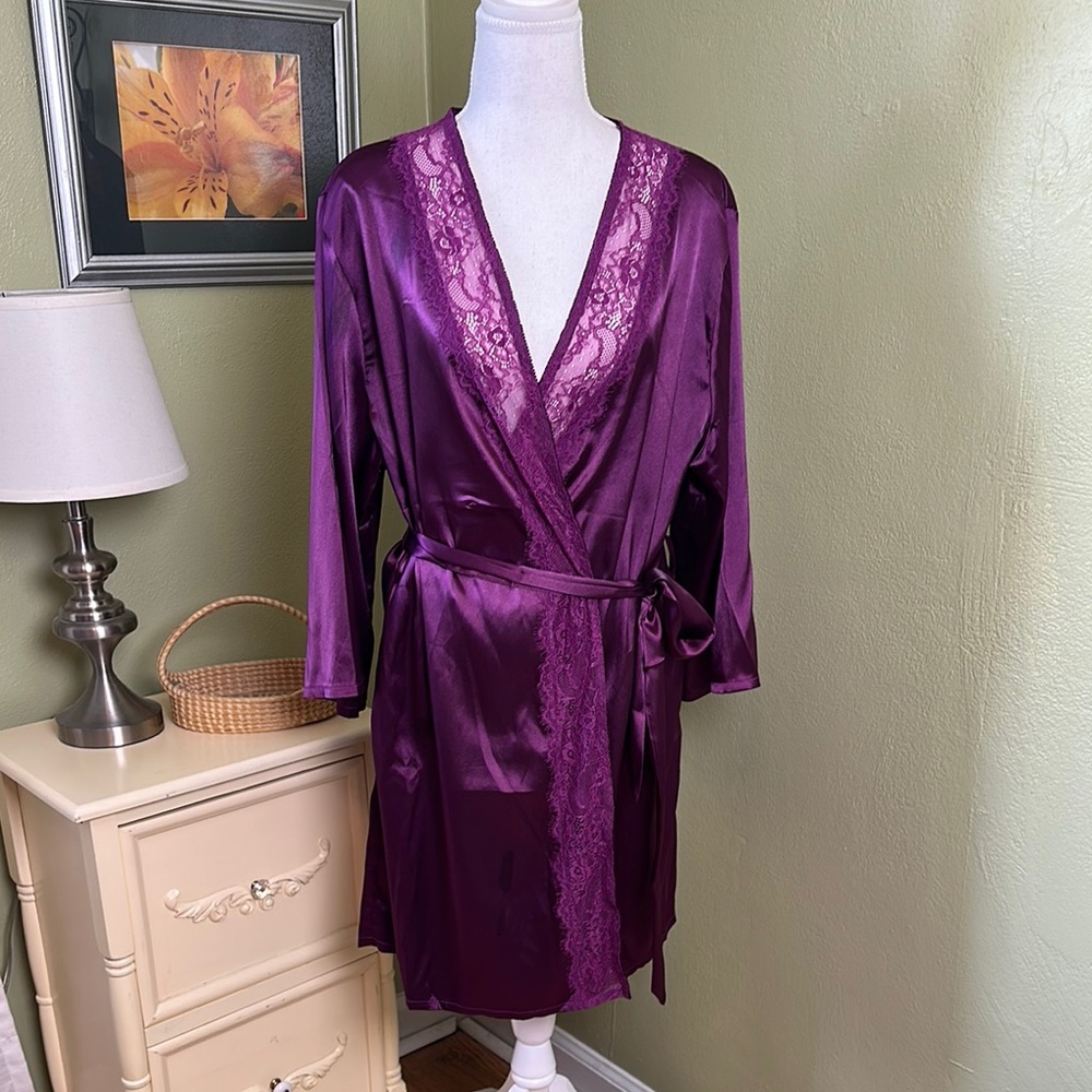 Luxurious Purple Satin Lace Belted Robe Women’s Size XL Babydoll